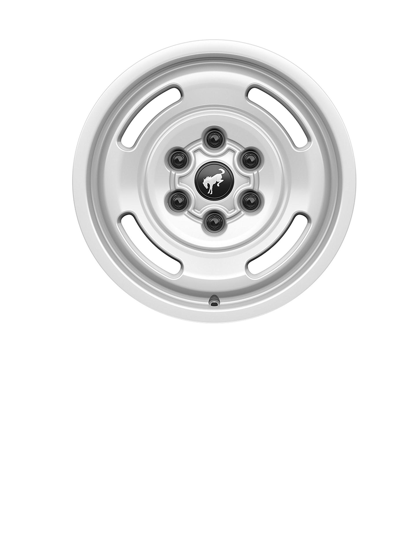 A 17-inch Oxford White-painted wheel on a white background